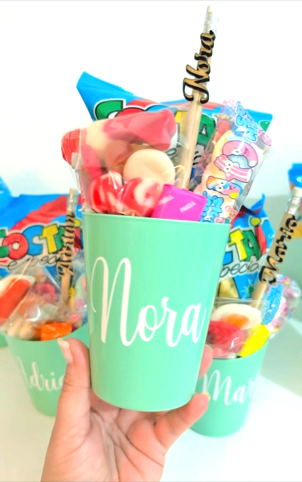 Vaso personalizado con chuches y lapiz