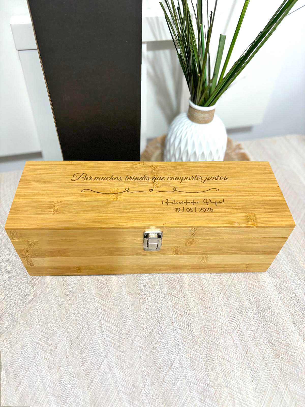 Kit caja de vino y accesorios personalizada