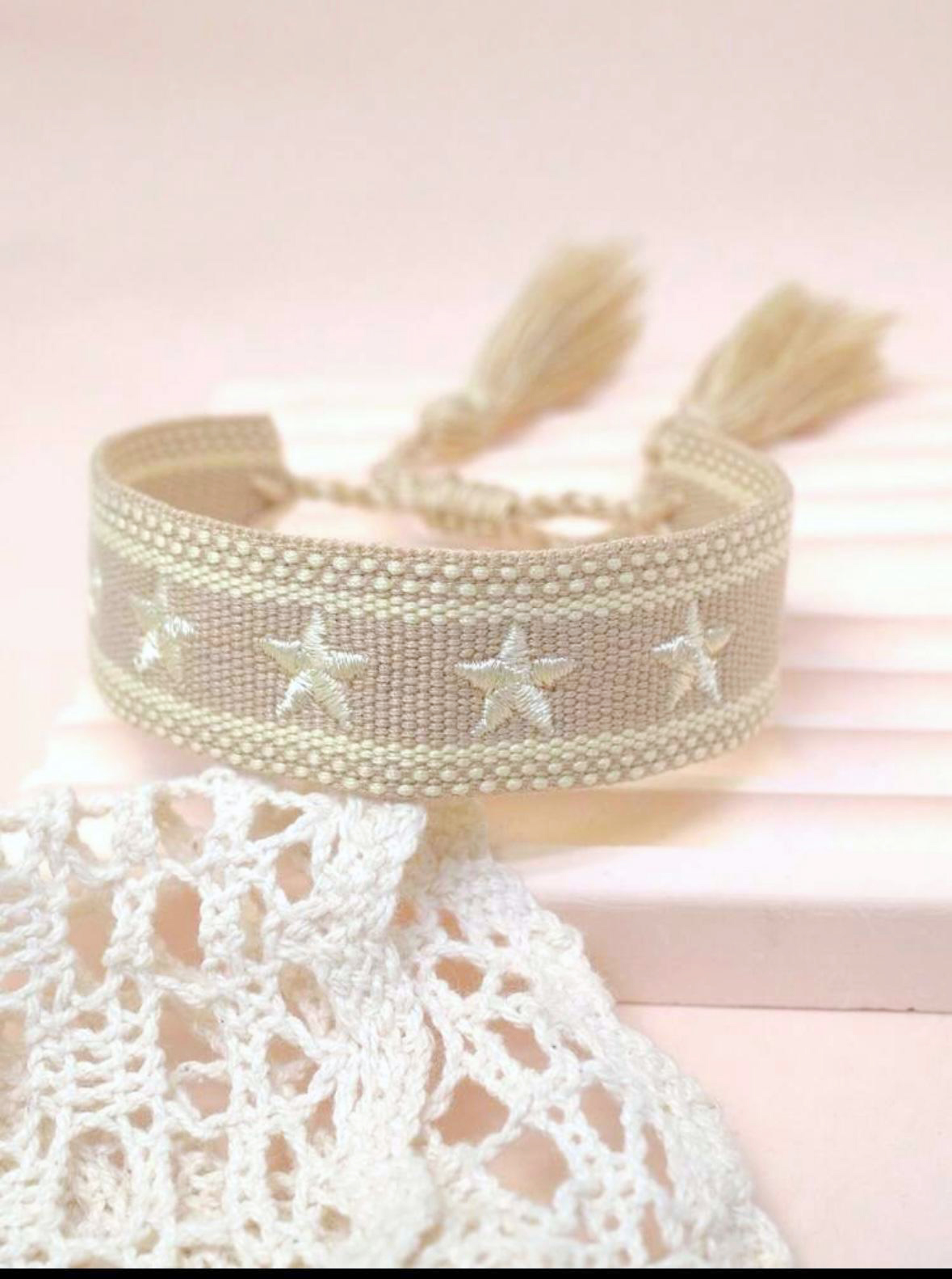 Pulsera de hilo bordada (2)